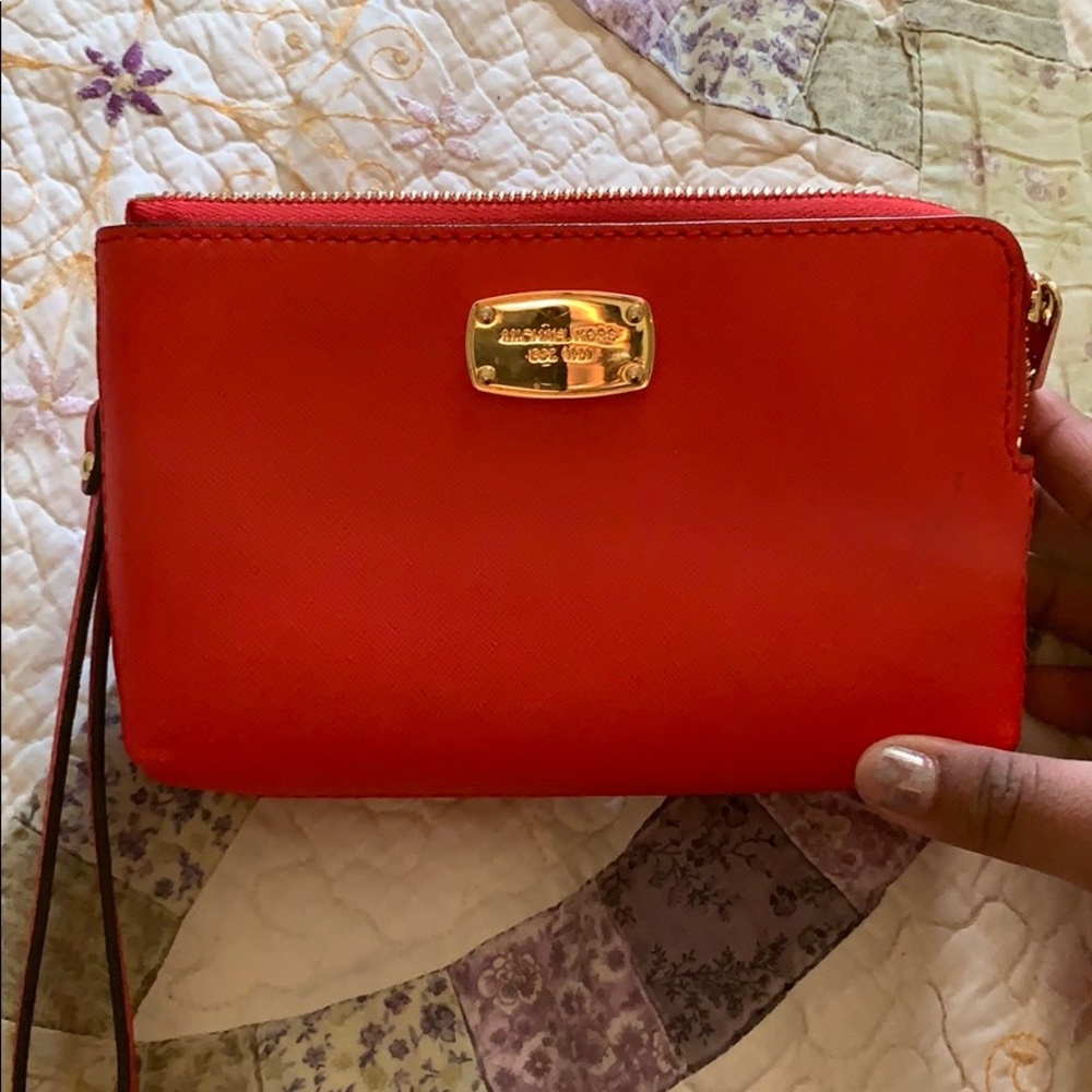 Red Wallet .